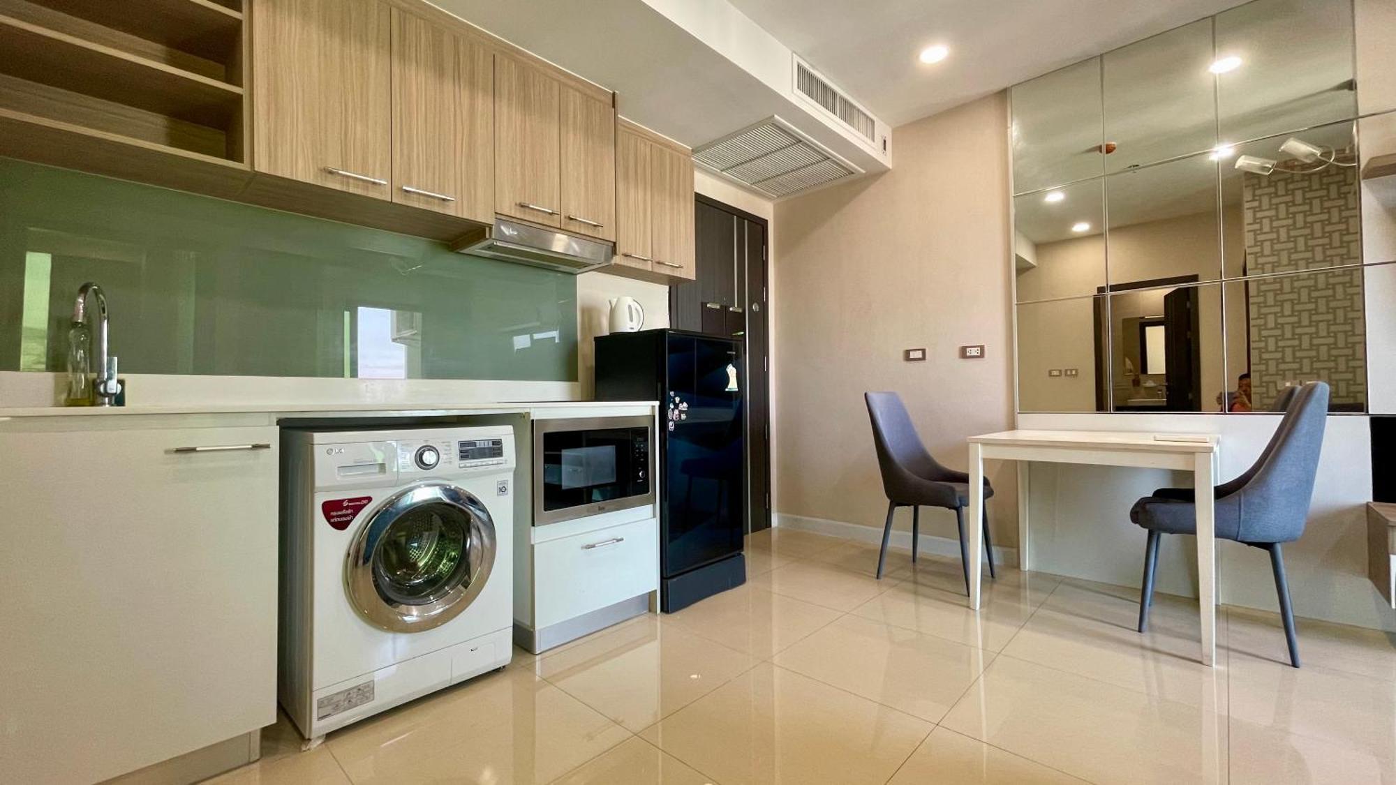 דירה Utrip # Dusit Grand View חוף ג'ומטיין