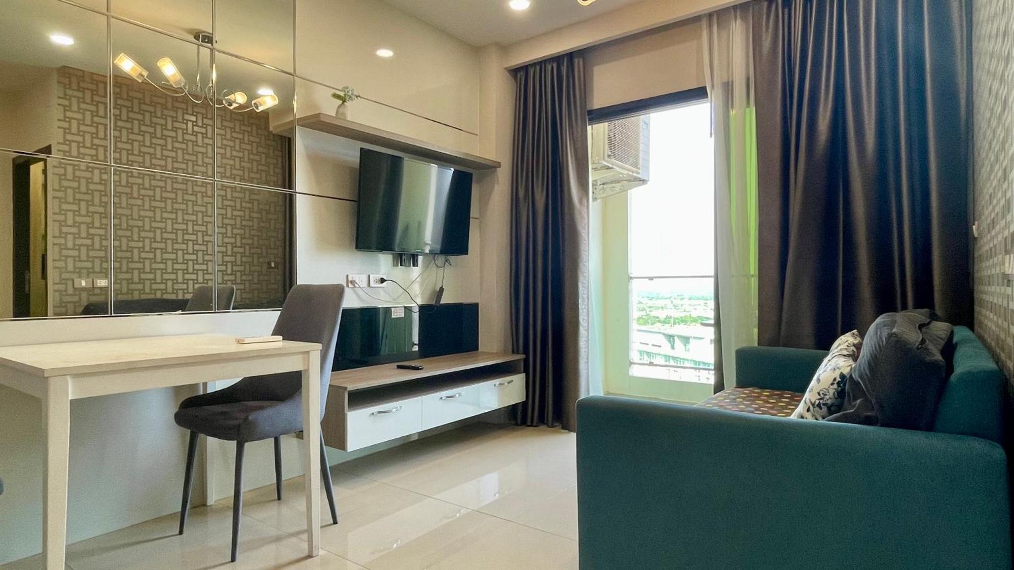 Utrip # Dusit Grand View חוף ג'ומטיין