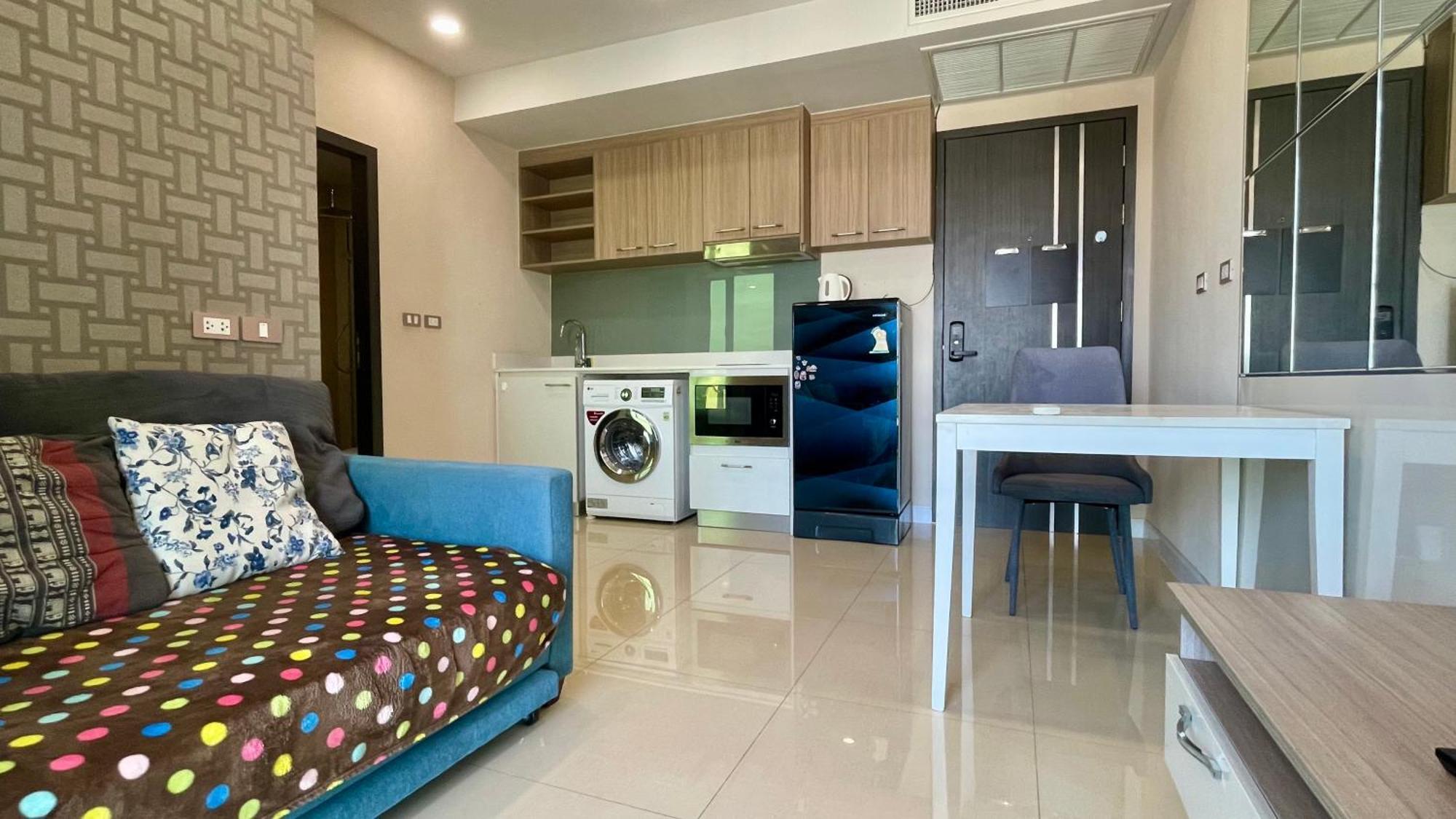 Utrip # Dusit Grand View * חוף ג'ומטיין
